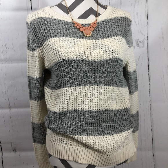 a.n.a Sweaters - 💜 ANA ✨ Gray And Cream Knit Sweater